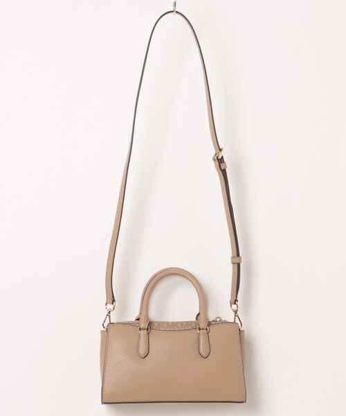 MICHAEL KORS(マイケルコース)の「ARDEN SM TZ MSGR Messenger(ショルダーバッグ・レディース・キャメル・FREE)」の2枚目の写真