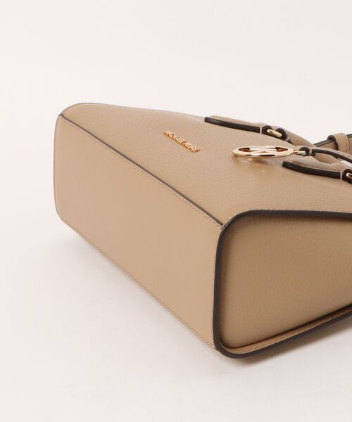 MICHAEL KORS(マイケルコース)の「ARDEN SM TZ MSGR Messenger(ショルダーバッグ・レディース・キャメル・FREE)」の3枚目の写真
