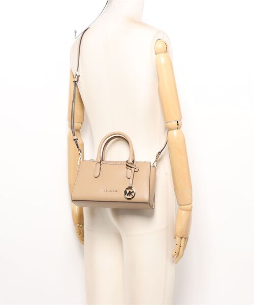 MICHAEL KORS(マイケルコース)の「ARDEN SM TZ MSGR Messenger(ショルダーバッグ・レディース・キャメル・FREE)」の5枚目の写真