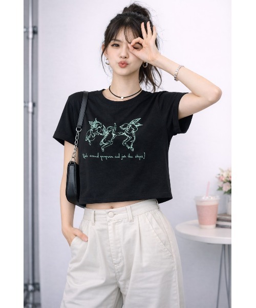LAUTRE COTE(ロウトレコウト)の「ショート丈プリントTEE(Tシャツ/カットソー・レディース・ブラック/ホワイト・MEDIUM/LARGE)」の4枚目の写真