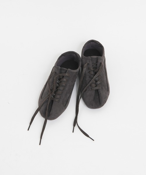 KBF（ケイビーエフ）の「タンデザインスニーカー（スニーカー・レディース・チャコールグレー/ライトベージュ・36/38/37）」の2枚目の写真