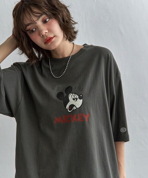notch.(ノッチ)の「DISCUS ATHLETIC ディスカスアスレチック×Disney ディズニー Mickey ミッキーマウス Tシャツ(Tシャツ/カットソー・レディース・その他2/その他1/アイボリー/ブラック/ホワイト/オフホワイト/チャコール/ダークグレー・M/L)」の8枚目の写真