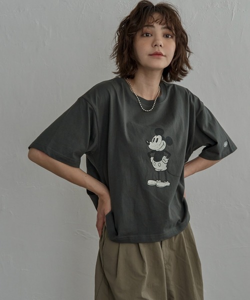 notch.(ノッチ)の「DISCUS ATHLETIC ディスカスアスレチック×Disney ディズニー Mickey ミッキーマウス Tシャツ(Tシャツ/カットソー・レディース・その他2/その他1/アイボリー/ブラック/ホワイト/オフホワイト/チャコール/ダークグレー・M/L)」の16枚目の写真