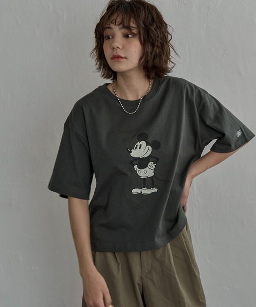 notch.(ノッチ)の「DISCUS ATHLETIC ディスカスアスレチック×Disney ディズニー Mickey ミッキーマウス Tシャツ(Tシャツ/カットソー・レディース・その他2/その他1/アイボリー/ブラック/ホワイト/オフホワイト/チャコール/ダークグレー・M/L)」の17枚目の写真