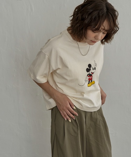 notch.(ノッチ)の「DISCUS ATHLETIC ディスカスアスレチック×Disney ディズニー Mickey ミッキーマウス Tシャツ(Tシャツ/カットソー・レディース・その他2/その他1/アイボリー/ブラック/ホワイト/オフホワイト/チャコール/ダークグレー・M/L)」の21枚目の写真