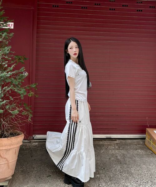 DAUSPICE(ディーオスピス)の「(DUC) Eyelet Stud Semi-Crop T-Shirt White(Tシャツ/カットソー・レディース・ホワイト・ONE SIZE)」の5枚目の写真
