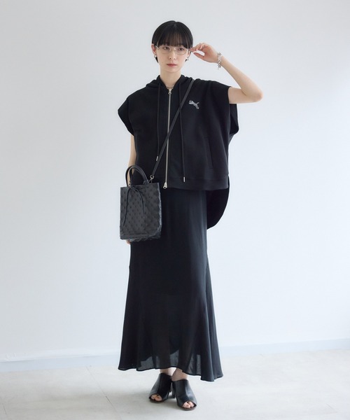 Paradise Picnic(パラダイスピクニック)の「TRANOI. ラウンドフーディベスト(ベスト・レディース・ホワイト/ブラック/グレー・FREE)」の7枚目の写真