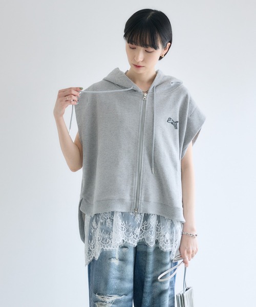 Paradise Picnic(パラダイスピクニック)の「TRANOI. ラウンドフーディベスト(ベスト・レディース・ホワイト/ブラック/グレー・FREE)」の15枚目の写真