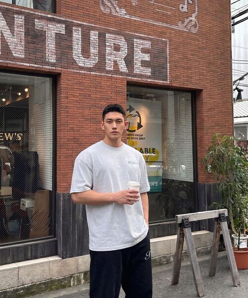 PHERMENON(フェルメノン)の「オーバーサイズウェルネス半袖Tシャツ - ホワイトメランジ(Tシャツ/カットソー・メンズ・ライトグレー・1/2)」の11枚目の写真