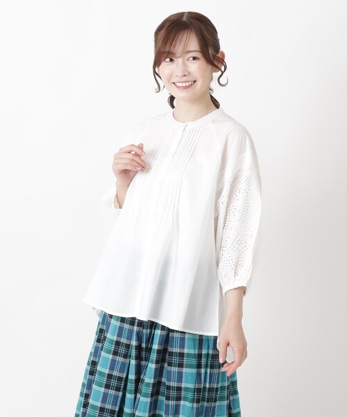 one'sterrace(ワンズテラス)の「ラグランスリーブ 刺繍ブラウス(シャツ/ブラウス・レディース・ネイビー系5/イエロー系8/アイボリー系8・02)」の2枚目の写真