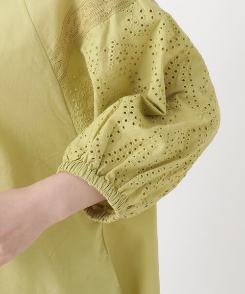 one'sterrace(ワンズテラス)の「ラグランスリーブ 刺繍ブラウス(シャツ/ブラウス・レディース・ネイビー系5/イエロー系8/アイボリー系8・02)」の12枚目の写真