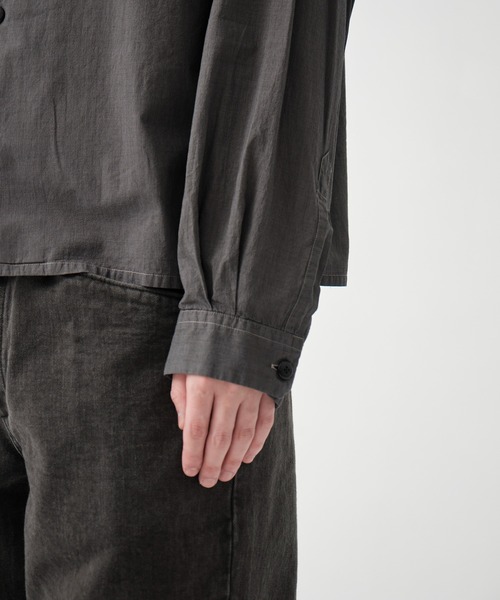 soe(ソーイ)の「別注 Garment Dyed Short Cut Shirt(シャツ/ブラウス・メンズ・ブラック・2/1)」の7枚目の写真