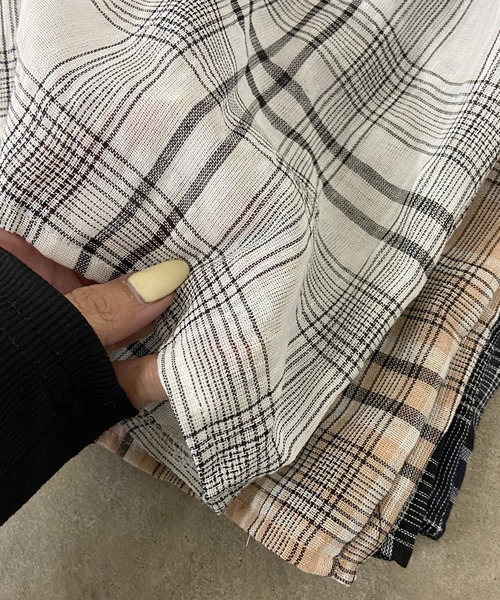 non-hedge(ノンヘッジ)の「シアーショート丈チェックシャツ(シャツ/ブラウス・レディース・ベージュ/ネイビー/オフホワイト/ブラック・FREE)」の13枚目の写真