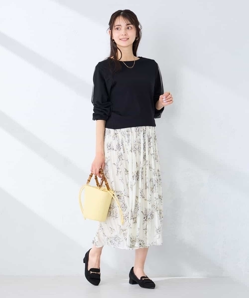 a.v.v(アーヴェヴェ)の「【洗える】フラワープリントランダムプリーツスカート(スカート・レディース・ネイビー/ベージュ・36/38/40)」の18枚目の写真