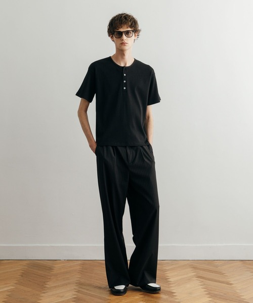 LURAKU(ルラク)の「【LURAKU】Henry Neck Short Sleeve Tee / ヘンリーネック半袖Tシャツ(Tシャツ/カットソー・メンズ・ブラック/オフホワイト/グレー・M/L/S)」の20枚目の写真
