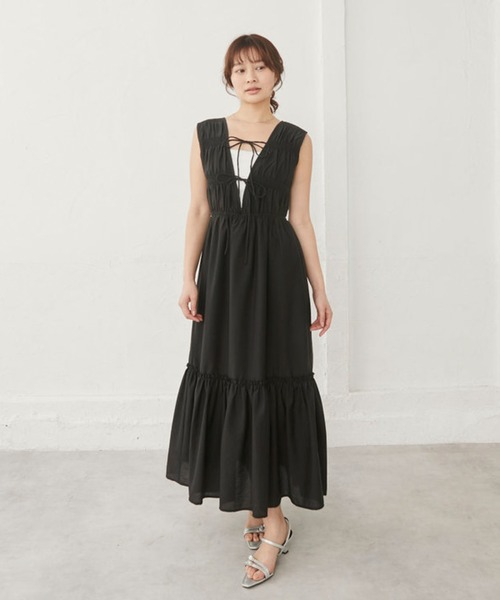 archives(アルシーヴ)の「【シャーリングで華やぐ2wayワンピース】2wayリボンシャーリングノースリワンピース(ワンピース・レディース・グレー/アイボリー/ブラック・MEDIUM)」の3枚目の写真