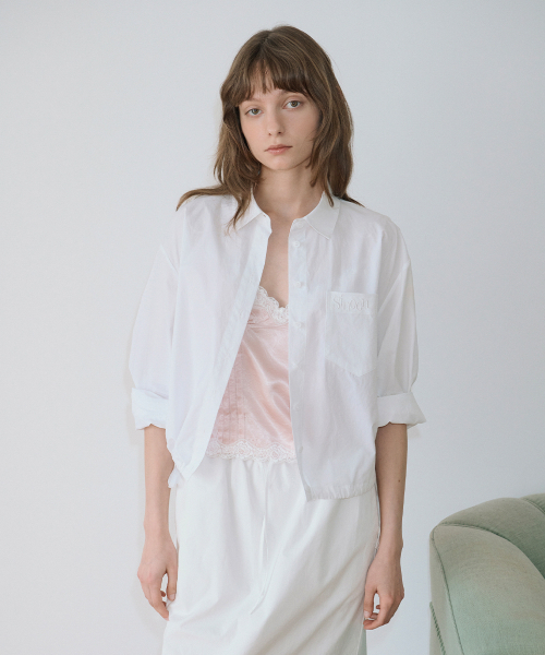 SINOON（シヌーン）の「2-Way Drawstring Crop Shirt (White)（シャツ/ブラウス・レディース・ホワイト・FREE）」の3枚目の写真