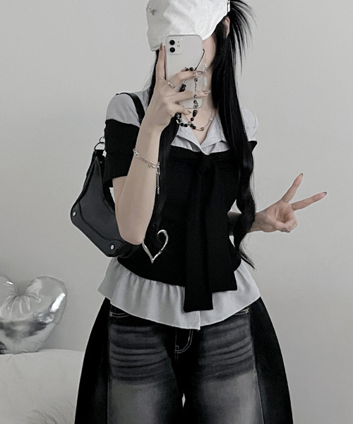 VIVID LADY(ビビッドレディー)の「ストライプシャツドッキング オフショルダー風 半袖トップス(Tシャツ/カットソー・レディース・グレー/ブラック・FREE)」の6枚目の写真