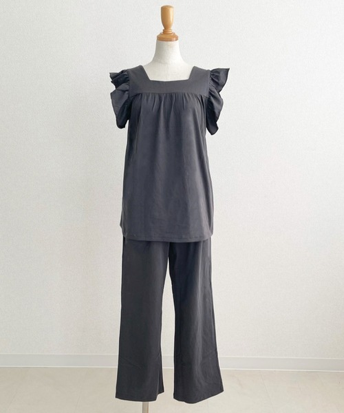 DAY CLOSET（デイ クローゼット）の「【セットアップ】華やぎシルエット。肩フリルスクエアネックトップス+ストレートロングパンツ ルームウェア上下2点セット レディース（ルームウェア/パジャマ・レディース・グレー/ブラック・M/L）」の6枚目の写真