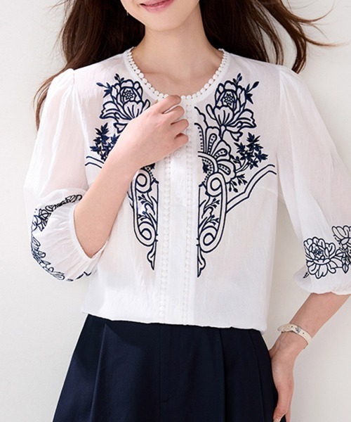 ONEP STAR(ワンピスター)の「刺繍デザインクルーネック七分袖ブラウス(シャツ/ブラウス・レディース・ホワイト・X-LARGE/LARGE/MEDIUM)」の3枚目の写真