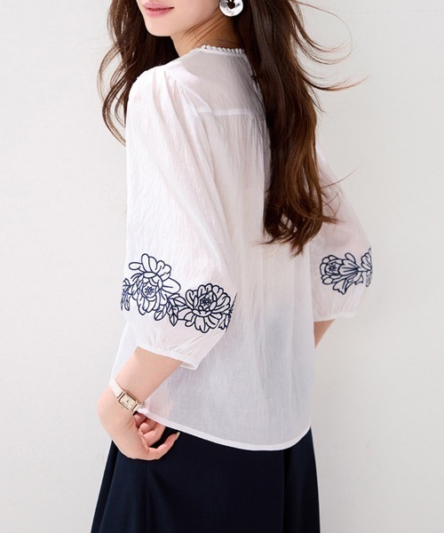 ONEP STAR(ワンピスター)の「刺繍デザインクルーネック七分袖ブラウス(シャツ/ブラウス・レディース・ホワイト・X-LARGE/LARGE/MEDIUM)」の7枚目の写真