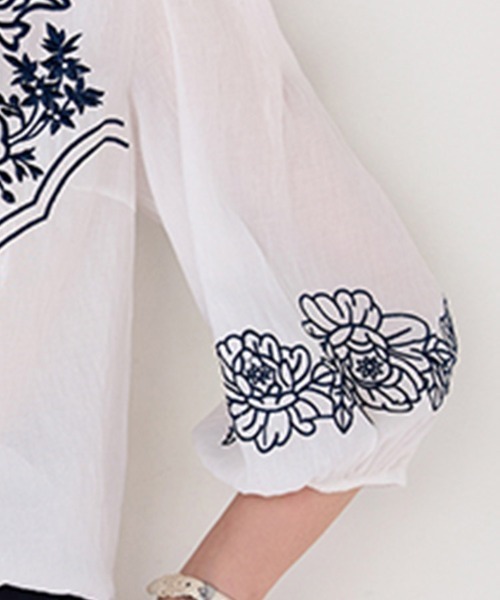 ONEP STAR(ワンピスター)の「刺繍デザインクルーネック七分袖ブラウス(シャツ/ブラウス・レディース・ホワイト・X-LARGE/LARGE/MEDIUM)」の11枚目の写真