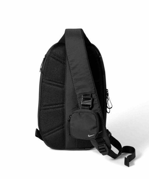 NIKE(ナイキ)の「ナイキ コミュート スリングバッグ (8L) / Nike Commute Sling Bag (8L) IQ1285-010 Black(ボディバッグ/ウエストポーチ・メンズ・ブラック・ONE SIZE)」の13枚目の写真