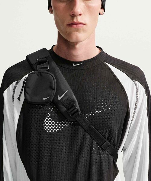 NIKE(ナイキ)の「ナイキ コミュート スリングバッグ (8L) / Nike Commute Sling Bag (8L) IQ1285-010 Black(ボディバッグ/ウエストポーチ・メンズ・ブラック・ONE SIZE)」の16枚目の写真