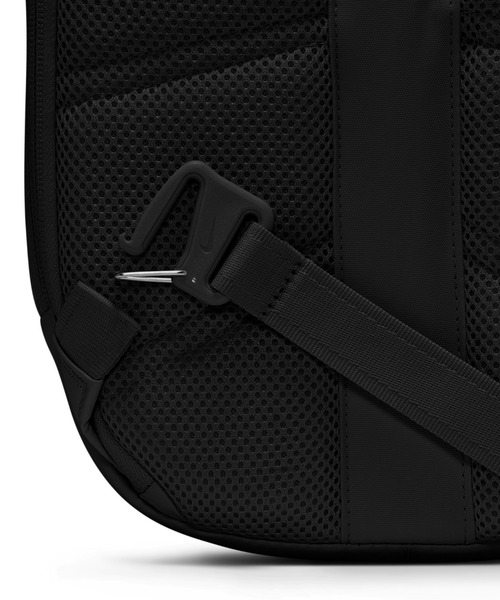NIKE(ナイキ)の「ナイキ コミュート スリングバッグ (8L) / Nike Commute Sling Bag (8L) IQ1285-010 Black(ボディバッグ/ウエストポーチ・メンズ・ブラック・ONE SIZE)」の8枚目の写真