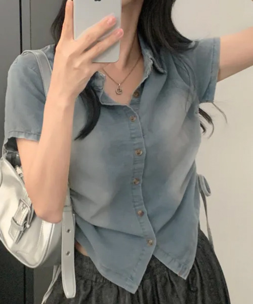 VIVID LADY(ビビッドレディー)の「サイドドロスト デニム半袖シャツ(シャツ/ブラウス・レディース・チャコールグレー/ブルー/ライトブルー・FREE)」の6枚目の写真