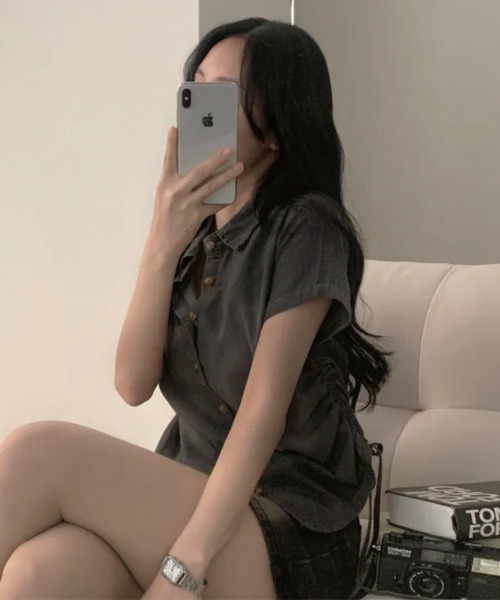 VIVID LADY(ビビッドレディー)の「サイドドロスト デニム半袖シャツ(シャツ/ブラウス・レディース・チャコールグレー/ブルー/ライトブルー・FREE)」の16枚目の写真