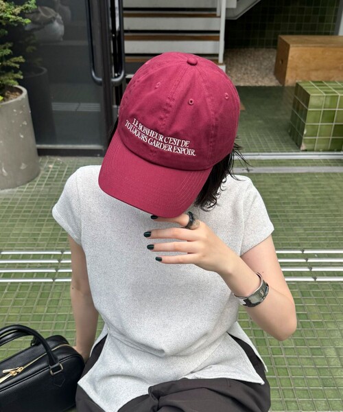 fredy emue(フレディエミュ)の「フレンチロゴキャップ(キャップ・レディース・ネイビー/アイボリー/ブラウン/ボルドー/ブラック・FREE)」の5枚目の写真