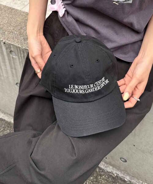 fredy emue(フレディエミュ)の「フレンチロゴキャップ(キャップ・レディース・ネイビー/アイボリー/ブラウン/ボルドー/ブラック・FREE)」の2枚目の写真