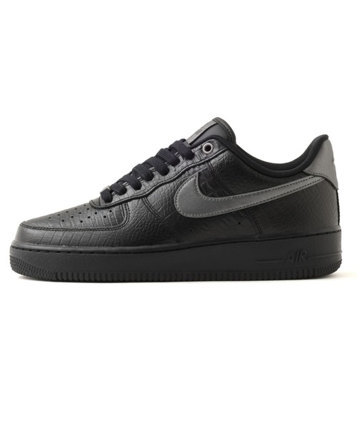 NIKE(ナイキ)の「NIKE AIR FORCE 1 '07 / ナイキ エア フォース 1 '07【SP】(スニーカー・メンズ・ブラック・27.0cm/26.5cm/26.0cm/25.5cm/29.0cm/28.5cm/28.0cm/27.5cm)」の6枚目の写真