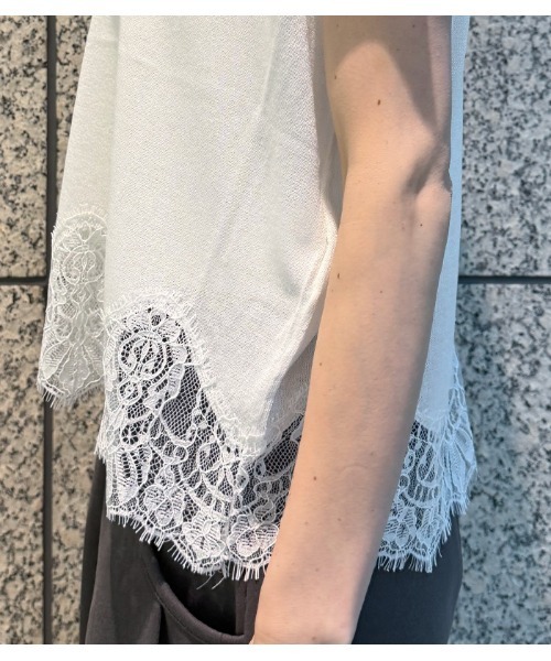 Desert Rose(デザートローズ)の「【MoNiLE/モニーレ】裾レースフレンチスリーブニット(ニット/セーター・レディース・ブラック/オフホワイト・FREE)」の5枚目の写真
