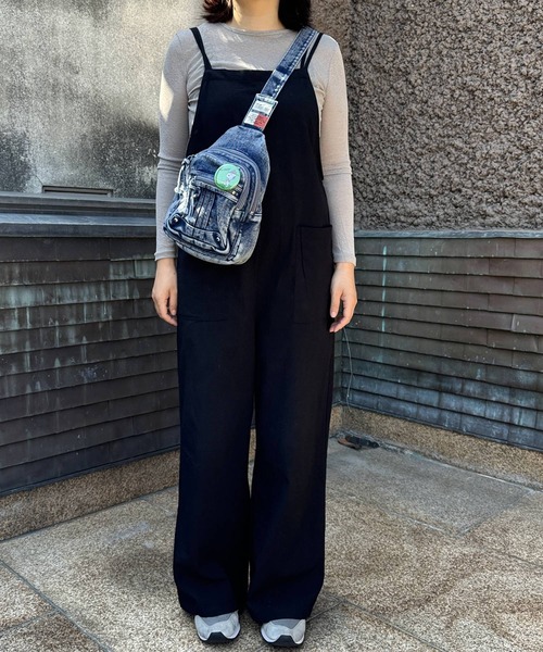 SNOOPY×OLD BETTY'S（スヌーピーカケルオールドベティーズ）の「スヌーピー【SNOOPY】Demin Sling Bag(缶バッチ付)（トートバッグ・レディース・ブルー・FREE）」の9枚目の写真