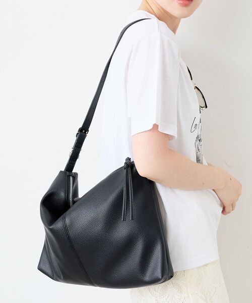 le.coeur blanc（ルクールブラン）の「ソフトフォルムショルダーバッグ（ショルダーバッグ・レディース・ブラック/ライトベージュ・FREE）」の8枚目の写真