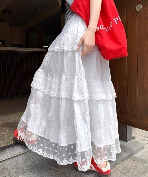 SHERU(シェル)の「多段ティアード 刺繍レースマキシスカート シワ加工柔らかロングスカート 清楚ガーリーレディースボトムス(スカート・レディース・ホワイト・MEDIUM)」の13枚目の写真