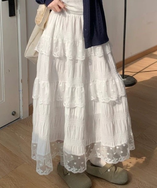 SHERU(シェル)の「多段ティアード 刺繍レースマキシスカート シワ加工柔らかロングスカート 清楚ガーリーレディースボトムス(スカート・レディース・ホワイト・MEDIUM)」の14枚目の写真