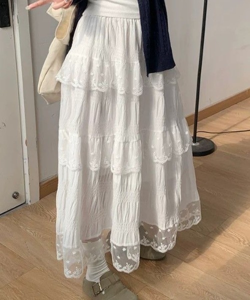 SHERU(シェル)の「多段ティアード 刺繍レースマキシスカート シワ加工柔らかロングスカート 清楚ガーリーレディースボトムス(スカート・レディース・ホワイト・MEDIUM)」の15枚目の写真