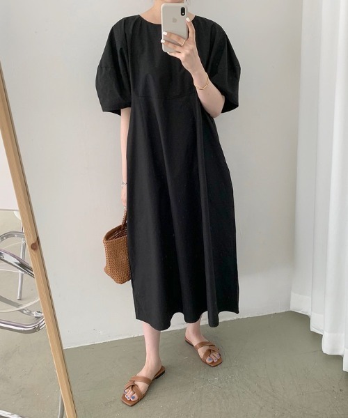 AMAJI(アマジ)の「ルーズシルエット パフスリーブ ワンピース(ワンピース・レディース・ベージュ/ブラック/ライトグリーン・FREE)」の2枚目の写真