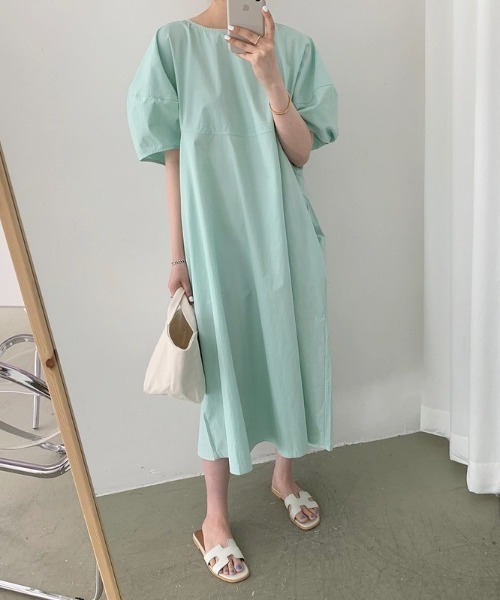 AMAJI(アマジ)の「ルーズシルエット パフスリーブ ワンピース(ワンピース・レディース・ベージュ/ブラック/ライトグリーン・FREE)」の7枚目の写真