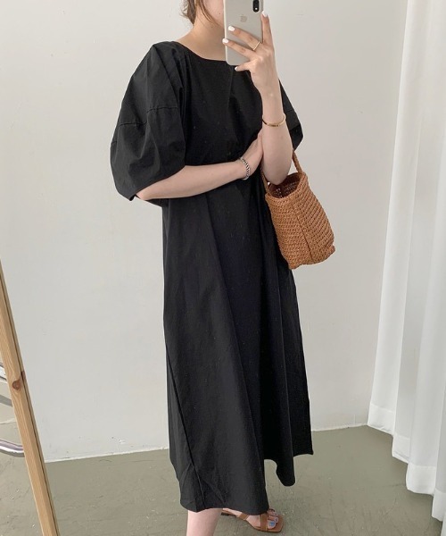 AMAJI(アマジ)の「ルーズシルエット パフスリーブ ワンピース(ワンピース・レディース・ベージュ/ブラック/ライトグリーン・FREE)」の4枚目の写真