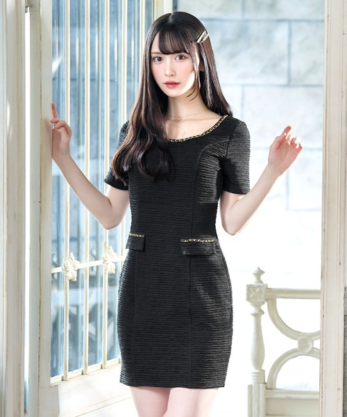 DAZZY(デイジー)の「チェーンネックフェイクポケット半袖タイトミニ丈キャバドレス(ドレス・レディース・ブラック系2・S/L/M)」の1枚目の写真