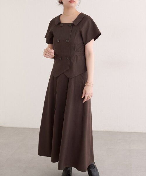 natural couture(ナチュラルクチュール)の「フロントボタンキャミワンピース(ワンピース・レディース・ブラウン/ブラック/ライトベージュ/チャコールグレー・FREE)」の4枚目の写真