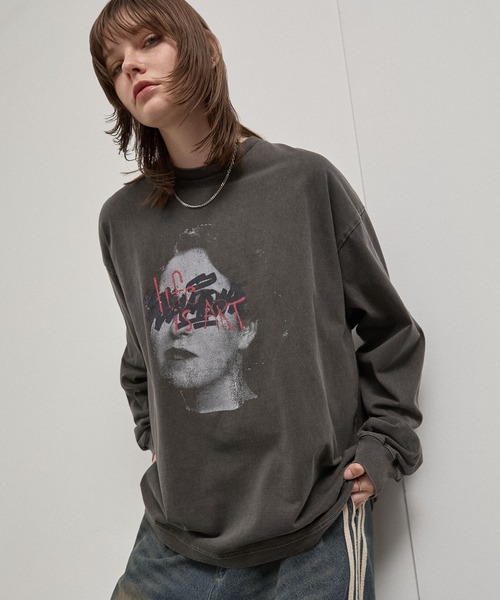 Alfred Alex(アルフレッドアレックス)の「【Alfred Alex】Faded Graphic L/S Tee / ヴィンテージ加工 フェイスグラフィック オーバーサイズロンT(Tシャツ/カットソー・メンズ・ダークネイビー/オリーブ/ブラック/レッド/ブラック系・M/L)」の13枚目の写真