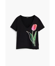アーティーなチューリップTシャツ
