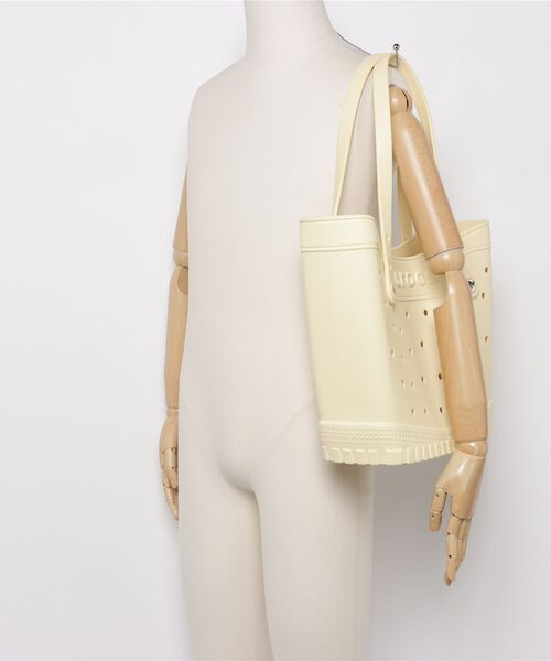 crocs（クロックス）の「クロックス crocs Crocs Classic Medium Tote（トートバッグ・メンズ・ペールイエロー・ONE SIZE）」の9枚目の写真