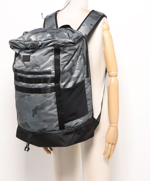 NEW ERA(ニューエラ)の「【NEW ERA/ニューエラ】ボックスパック ラージ 46L ジャカードカモ グレー(バックパック/リュック・メンズ・グレー・FREE)」の5枚目の写真