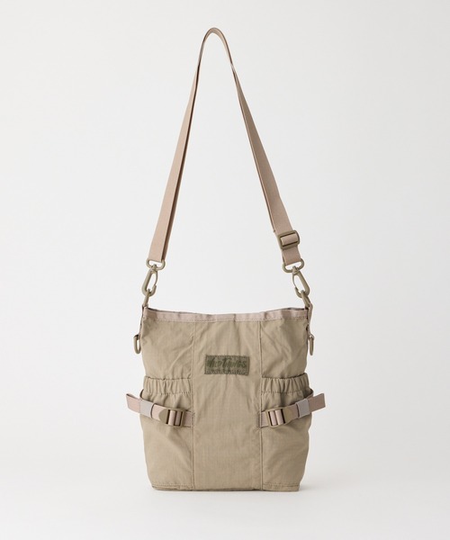 WILD THINGS（ワイルドシングス）の「500mlペットボトル収納可能【WILD THINGS】STORAGE SHOULDER S 超軽量 リップストップナイロン ミニショルダーバッグ（ショルダーバッグ・レディース・ベージュ/ブラック/カーキ・ONE SIZE）」の2枚目の写真